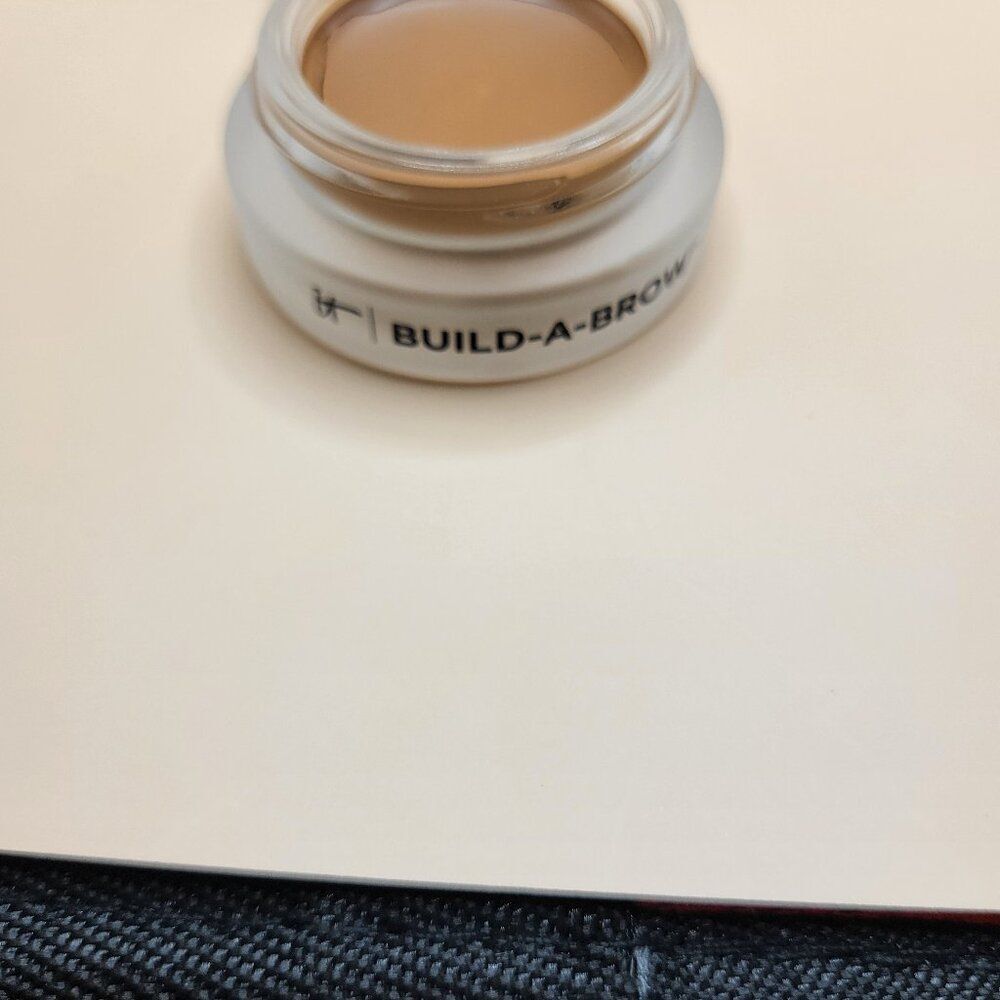 It cosmetics eyebrow pomade
